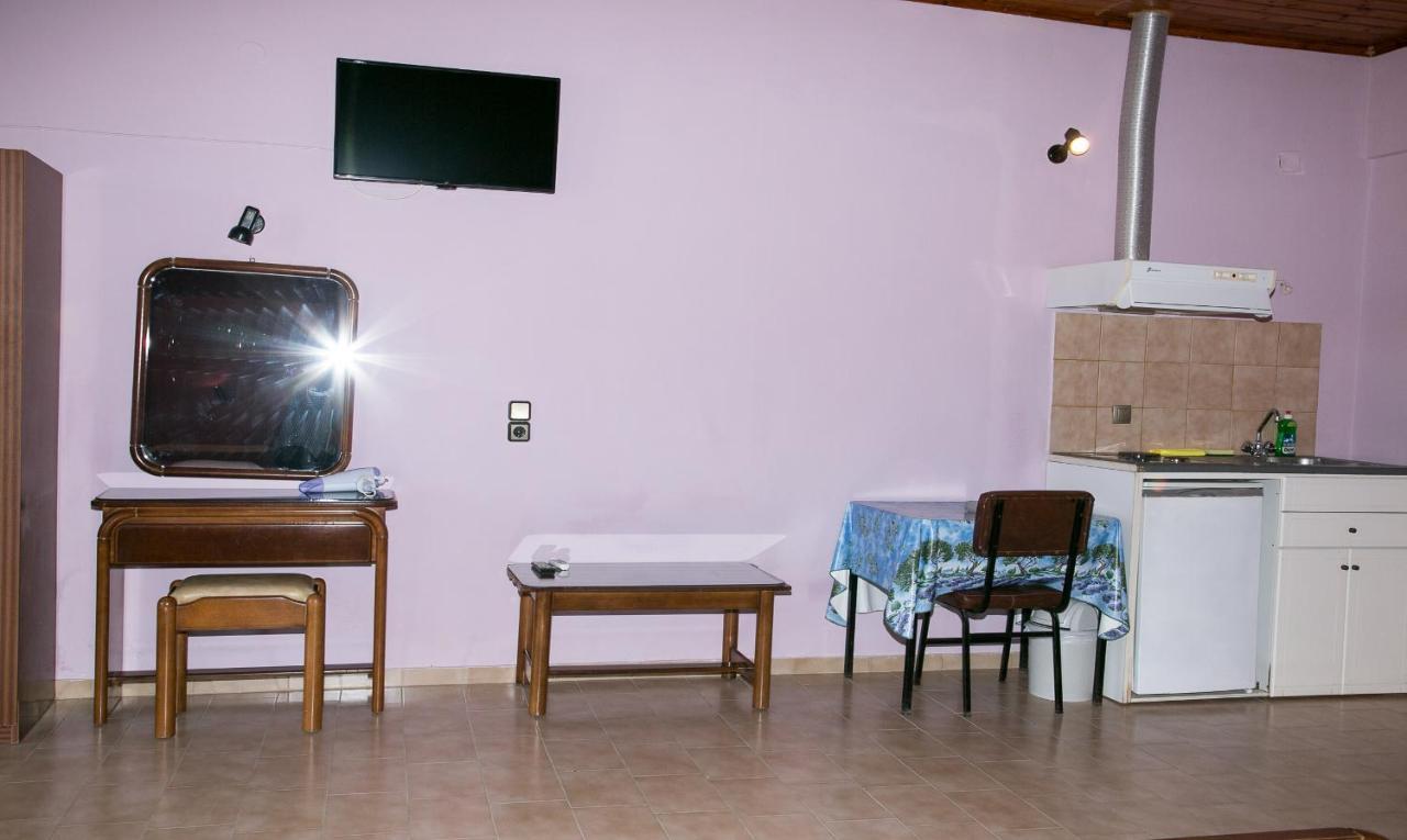 Petania Hotel & Apartments Ликсури Екстериор снимка