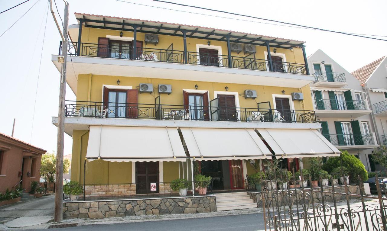 Petania Hotel & Apartments Ликсури Екстериор снимка