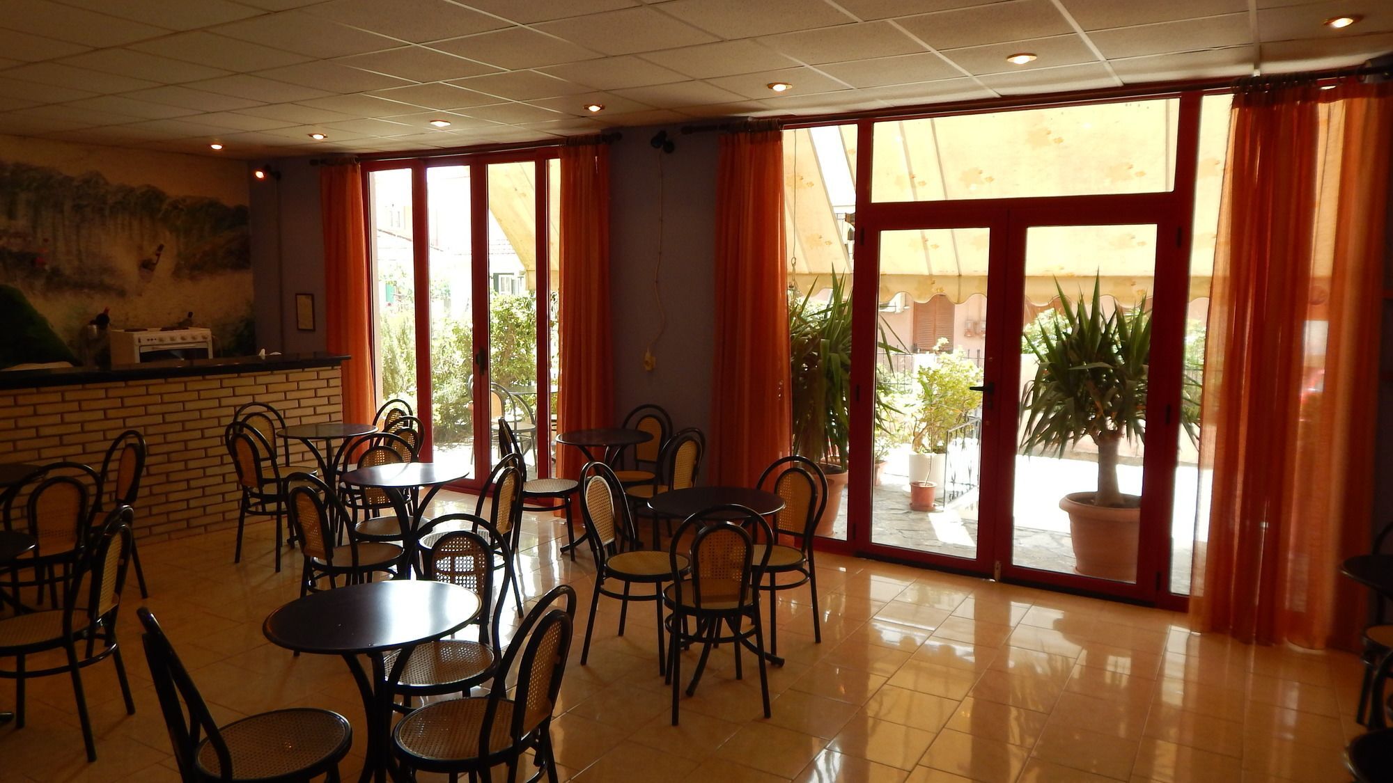 Petania Hotel & Apartments Ликсури Екстериор снимка